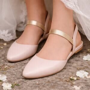 Born ONO-Free SZ 10 Genuine Leather Ballet Flats in Nude With Gold Back Straps